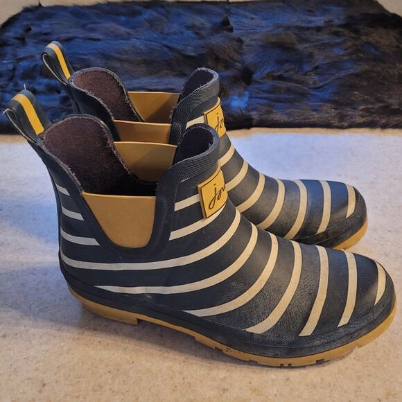 JOULES Womens Wellibob Short Rain Boots 7 Navy Yellow Stripe Waterproof Ankle - Picture 1 of 9